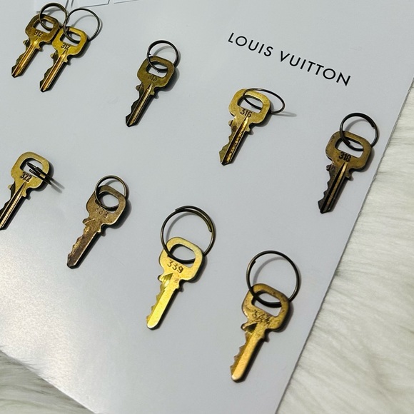 LV Key #322 - Picture 2 of 2